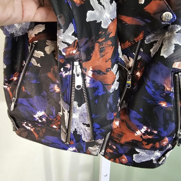 Sam Edelman Faux Vegan Leather Moto Jacket Floral Size Small Black Pink Blue - Picture 6 of 9